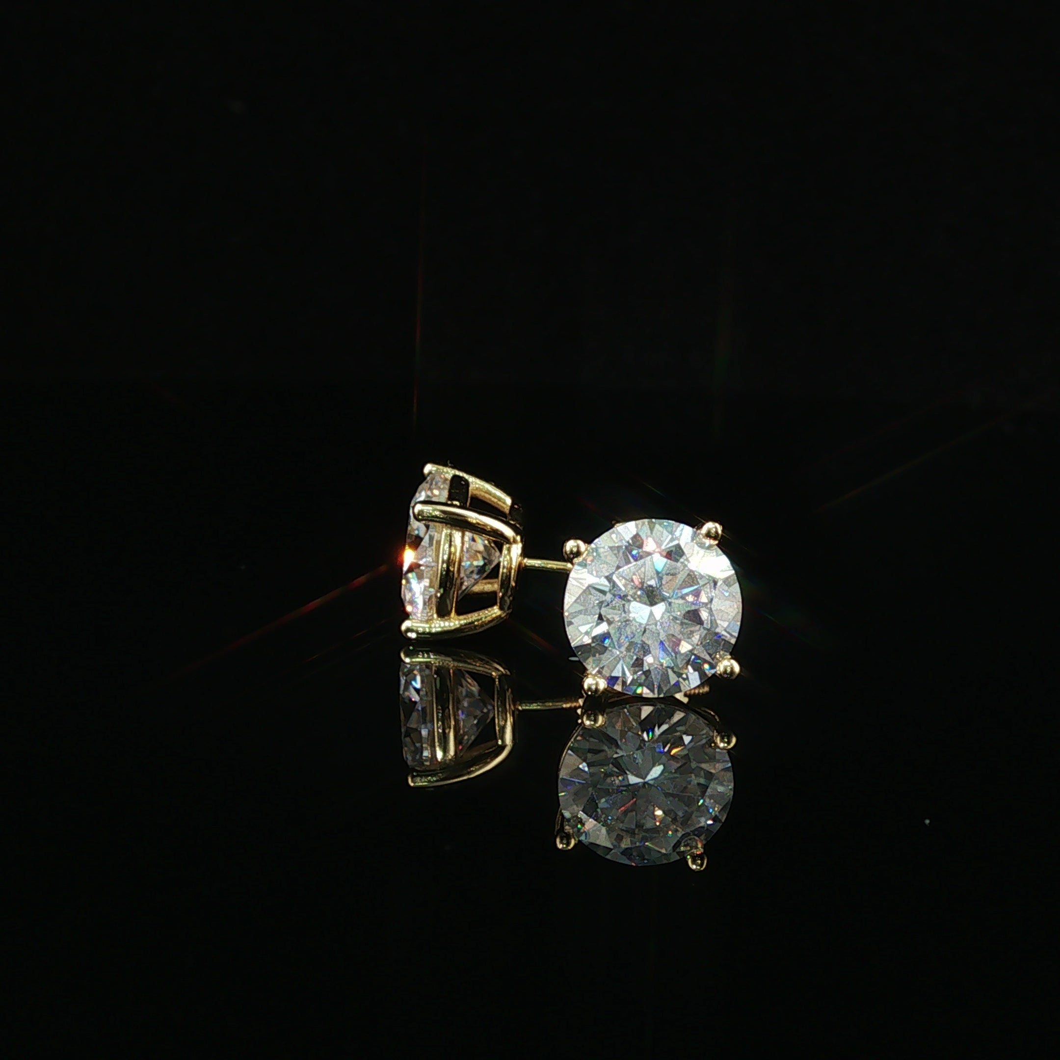 Brilliant Round Diamond Stud Earrings | 6ct VVS | 9mm