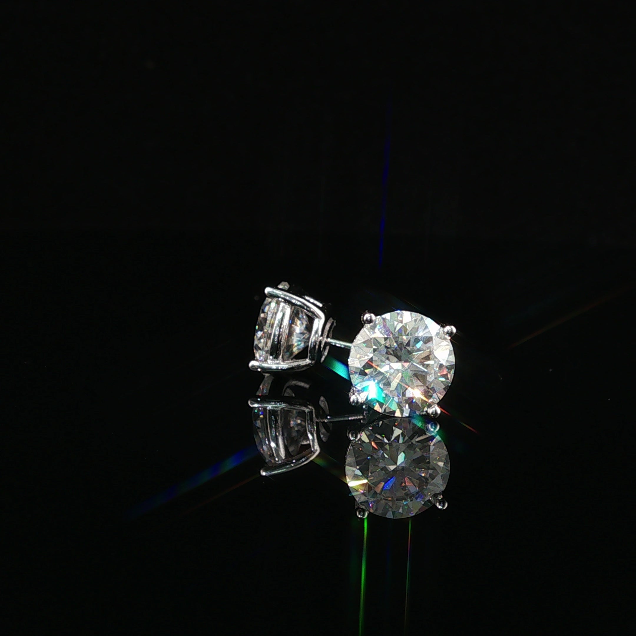 Brilliant Round Diamond Stud Earrings | 6ct VVS | 9mm