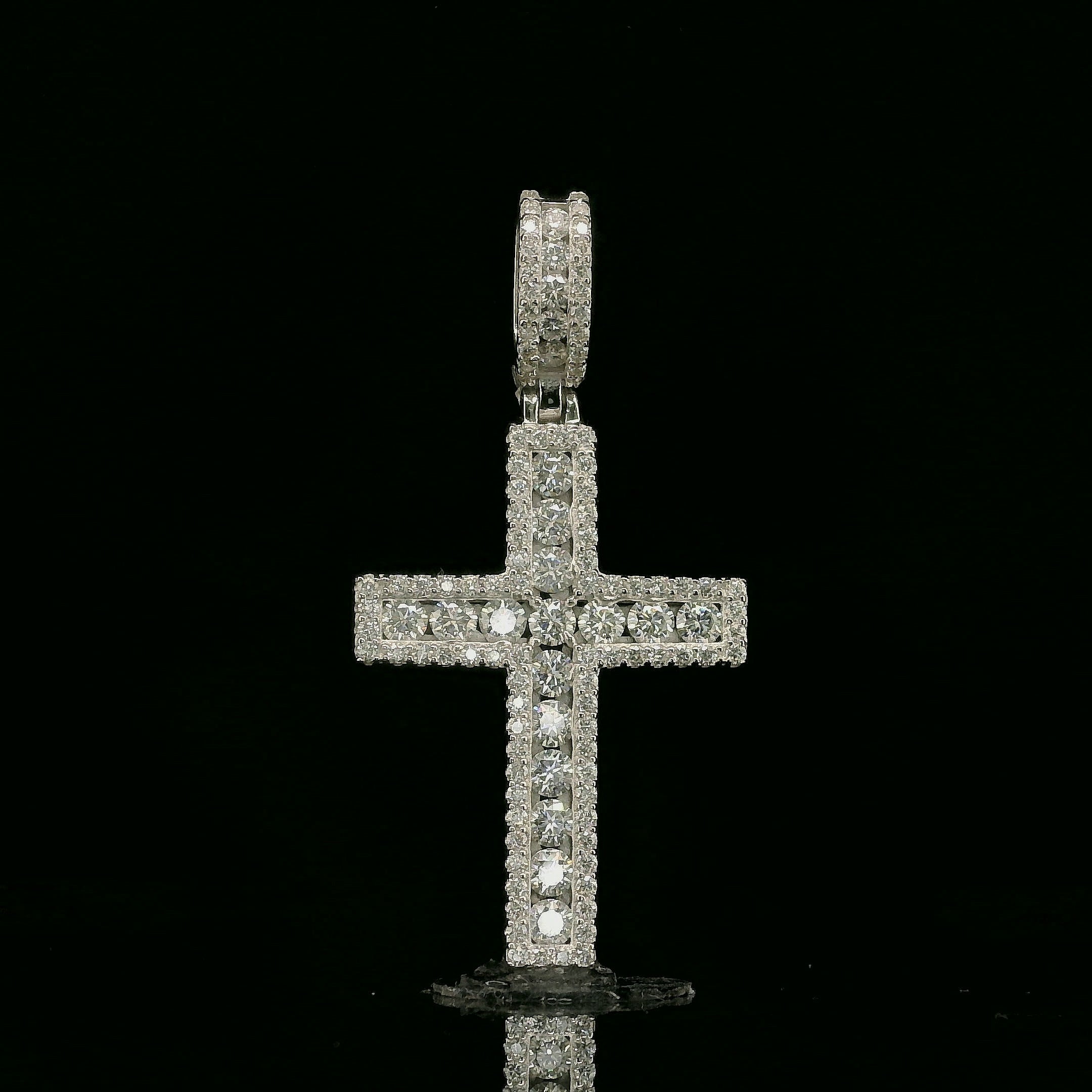 Iced Out Diamond Cross Pendant | 1.6ct | 29mm | VVS
