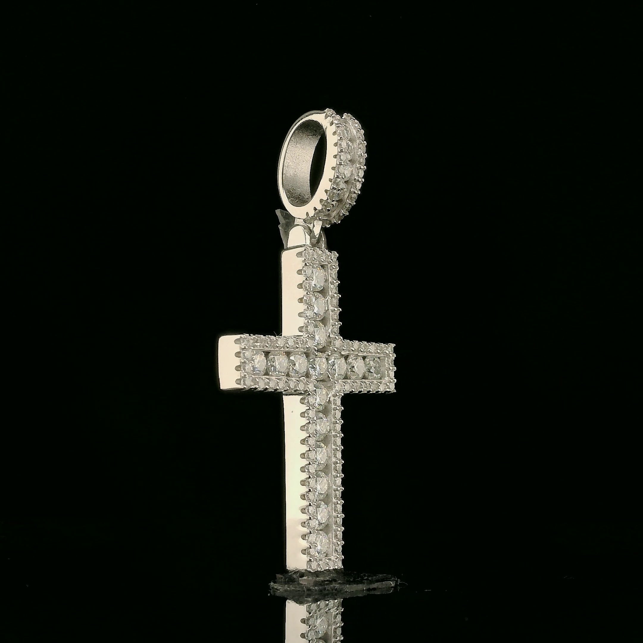 Iced Out Diamond Cross Pendant | 1.6ct | 29mm | VVS