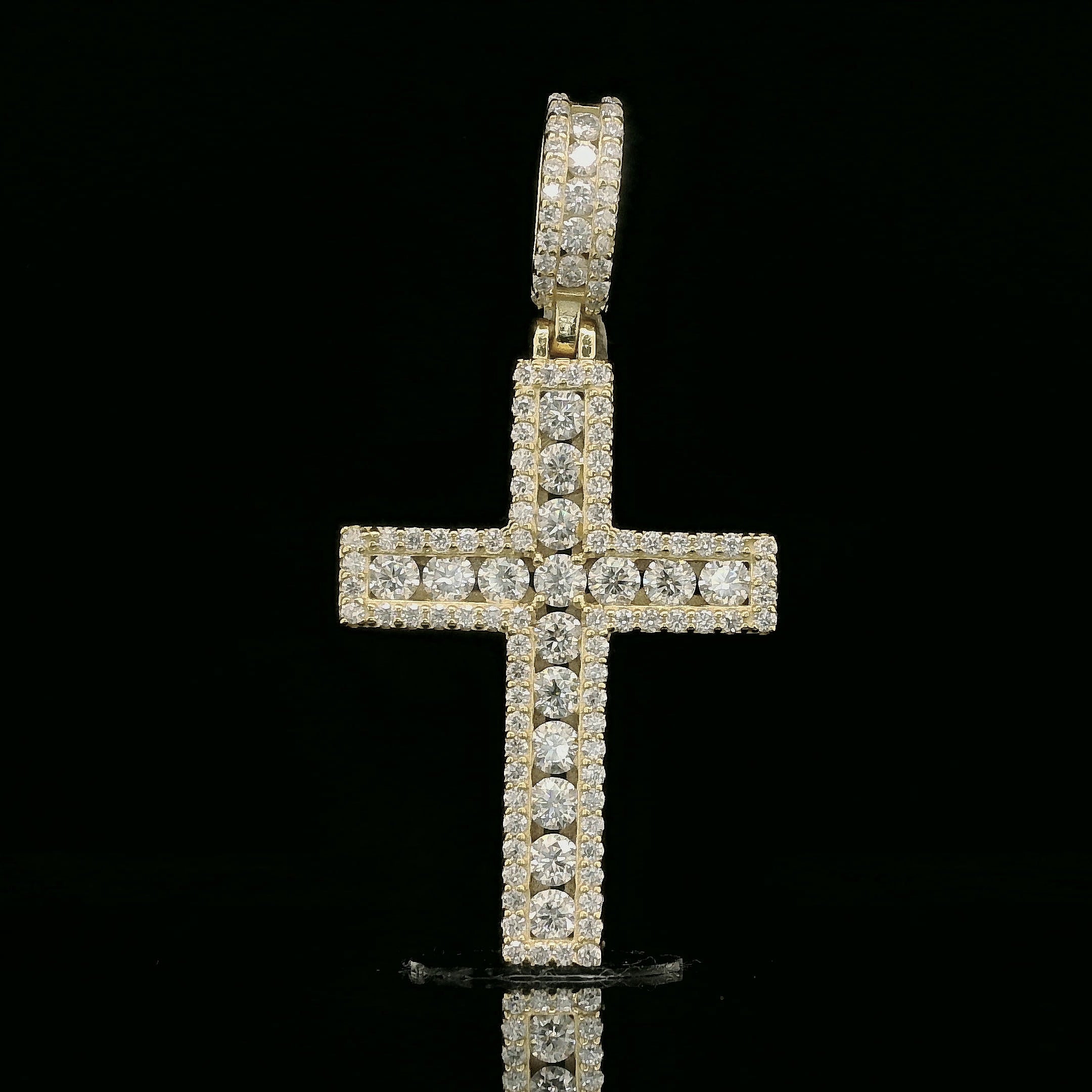 Iced Out Diamond Cross Pendant | 1.6ct | 29mm | VVS