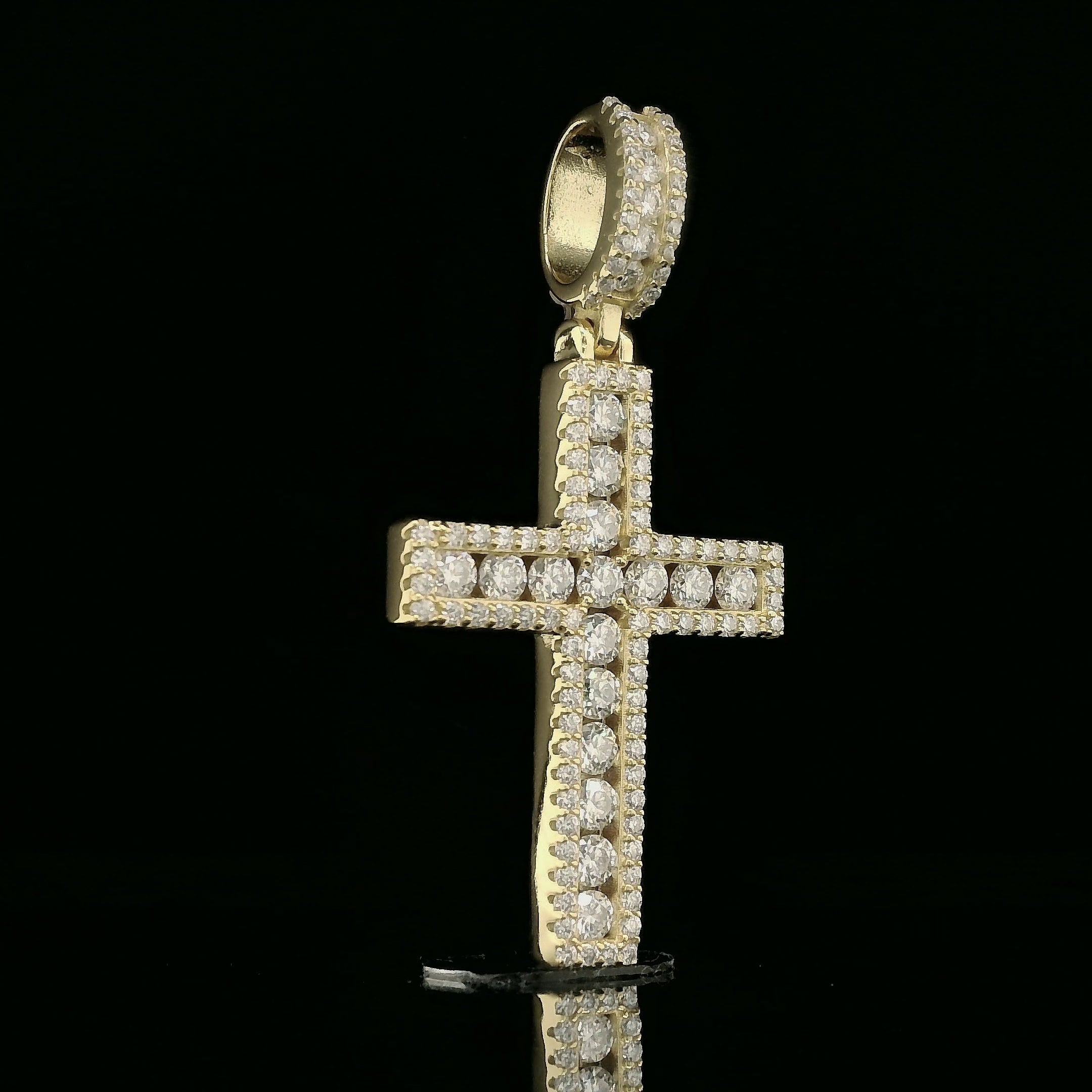 Iced Out Diamond Cross Pendant | 1.6ct | 29mm | VVS