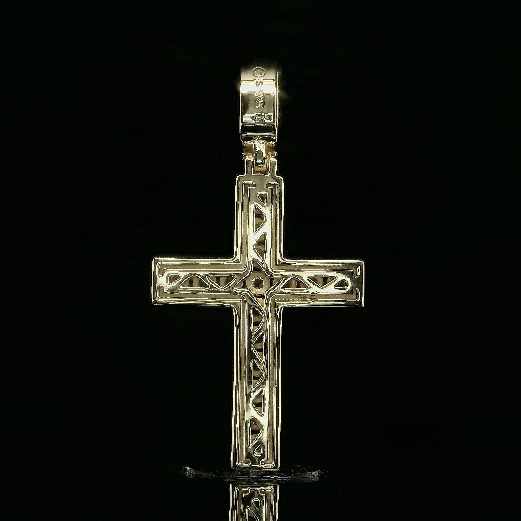 Iced Out Diamond Cross Pendant | 1.6ct | 29mm | VVS