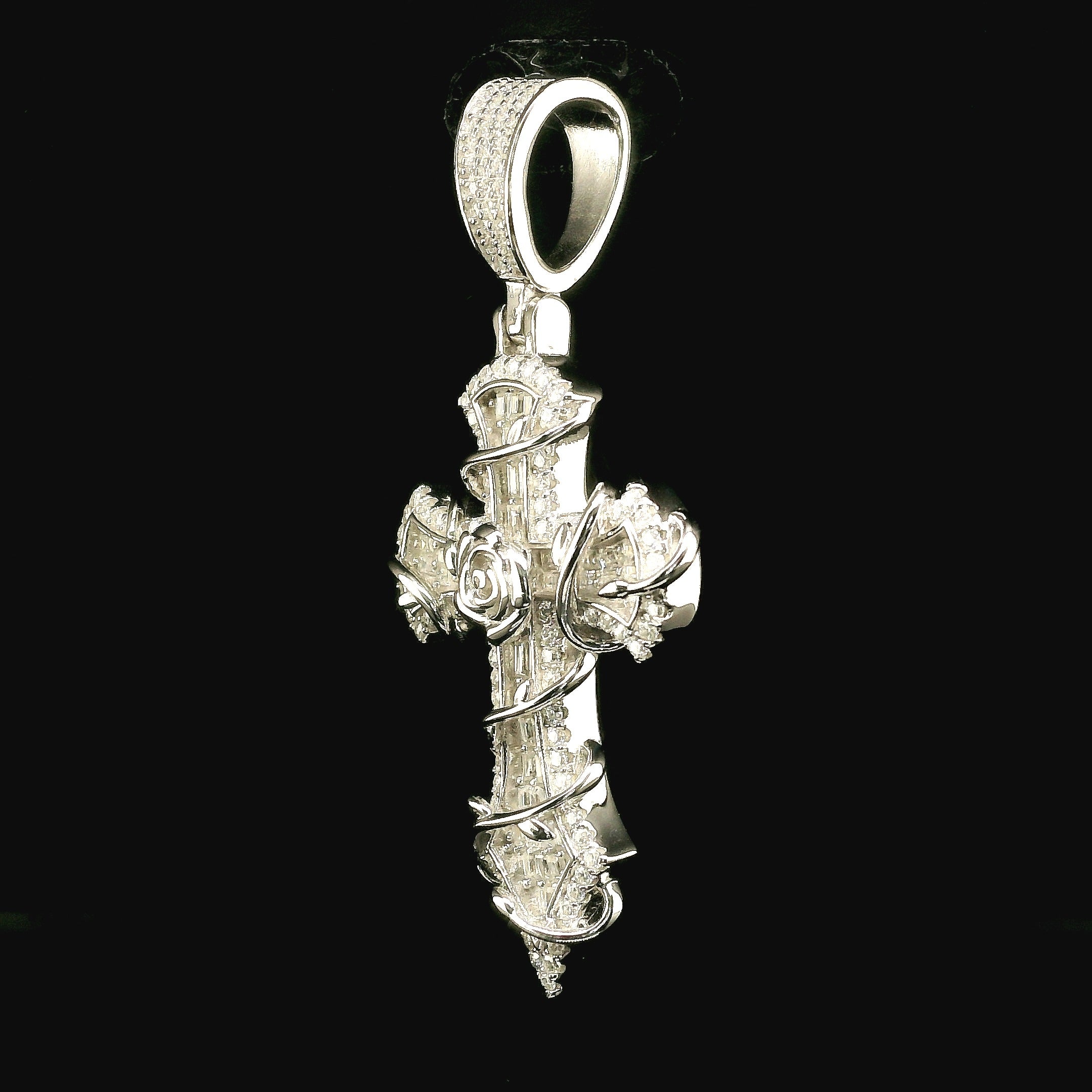 Iced Out Rose Wrapped Cross Pendant | 35mm | VVS