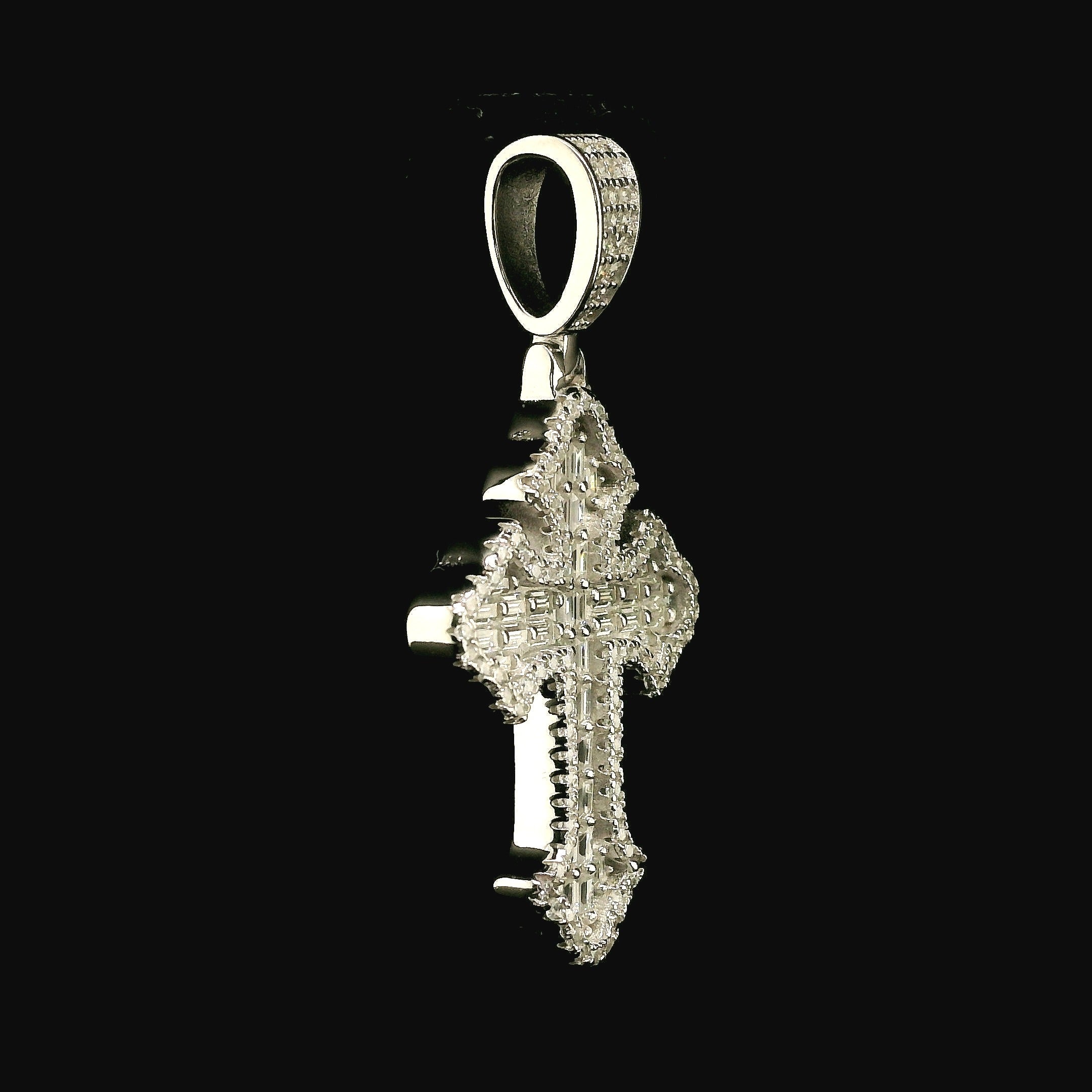 Iced Out Gothic Cross Pendant | 29mm | VVS