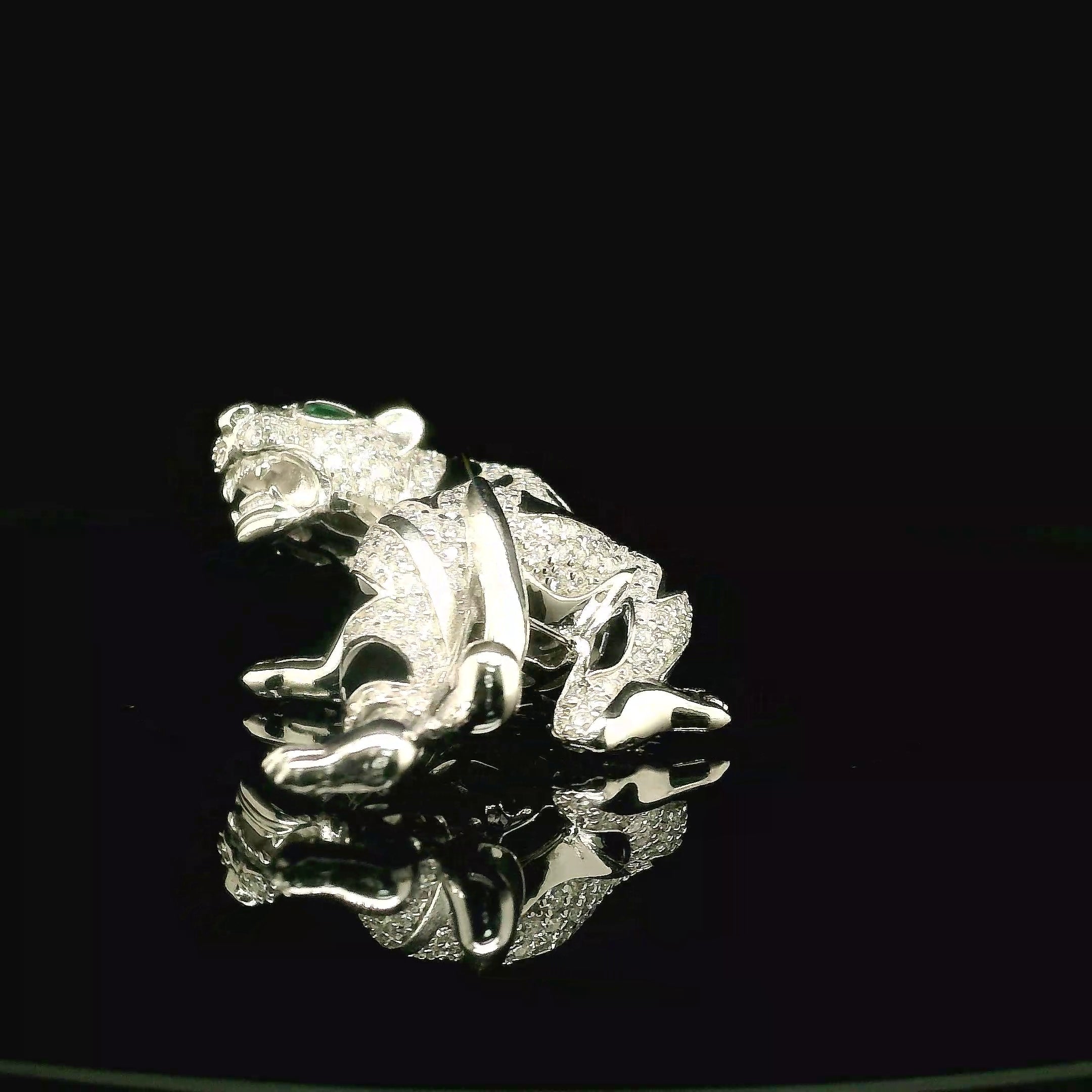 Men's Iced Out Jaguar Pendant with Emerald Eyes | 35mm | VVS