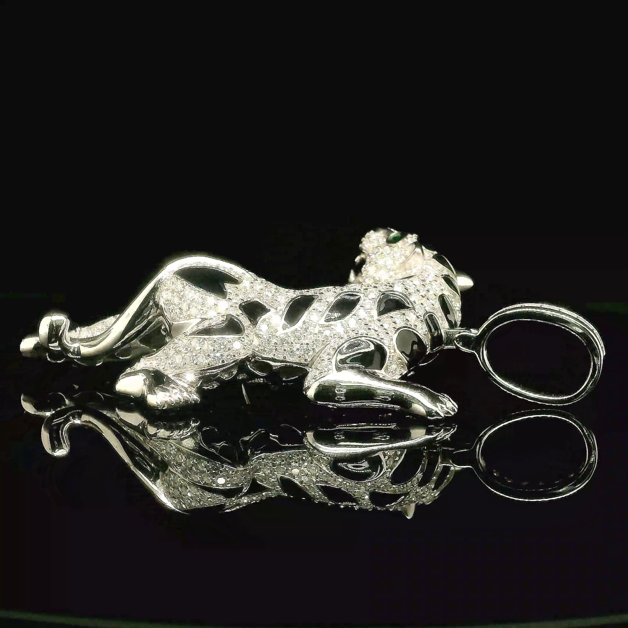 Men's Iced Out Jaguar Pendant with Emerald Eyes | 35mm | VVS