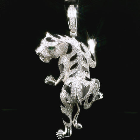 Men's Iced Out Jaguar Pendant with Emerald Eyes | 35mm | VVS