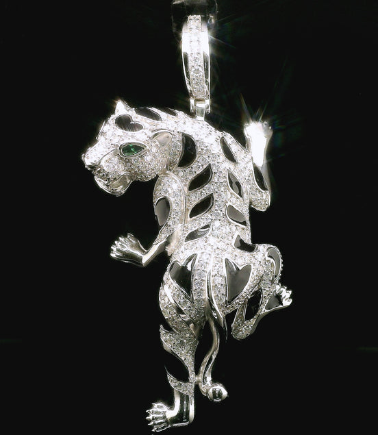 Men's Iced Out Jaguar Pendant with Emerald Eyes | 35mm | VVS