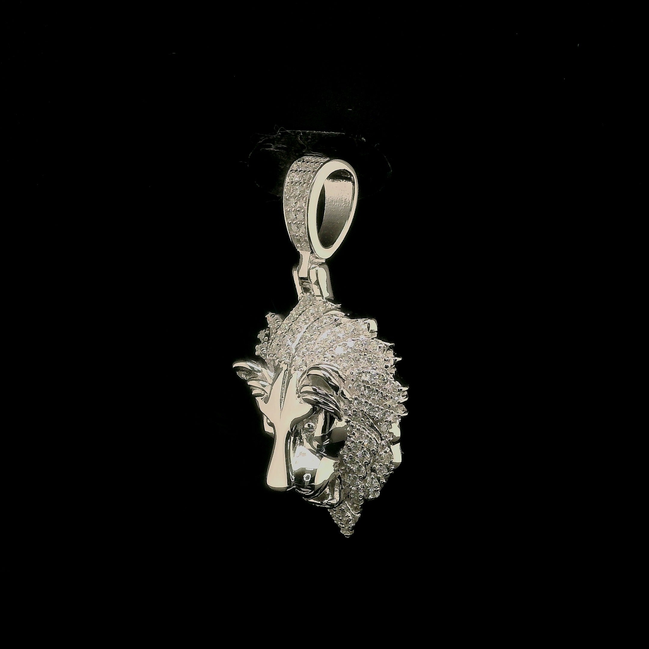Men's Iced Out Lion Head Pendant | 24mm | VVS