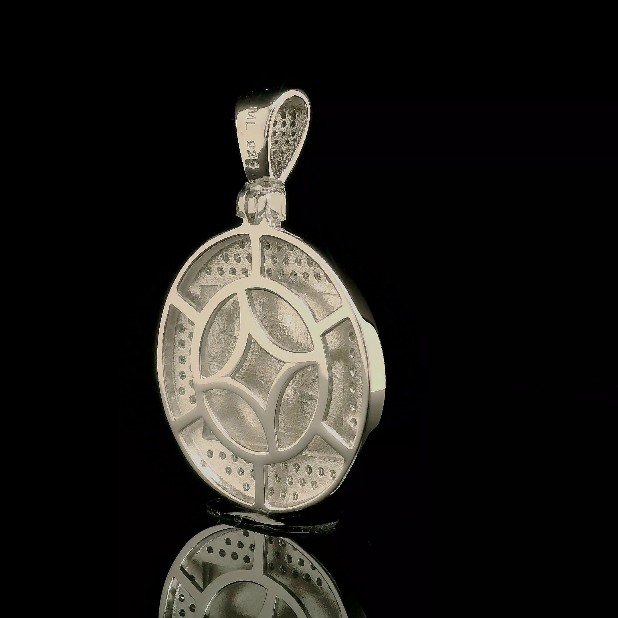 Men's Iced Out Last Supper Round Medallion | 25mm | VVS