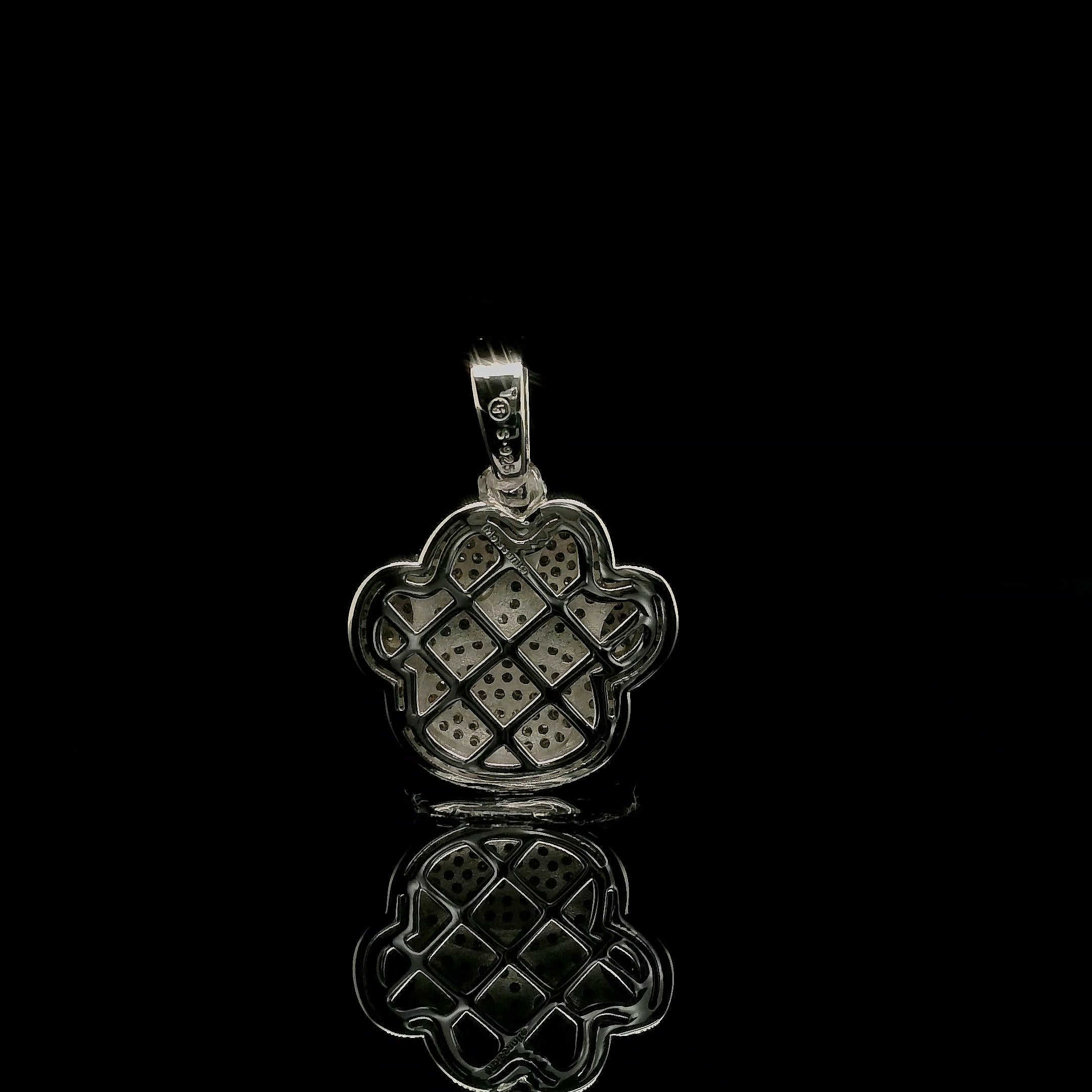 Two Tone Gold Paw Print Diamond Pendant | 1.01ct | 18mm | VVS