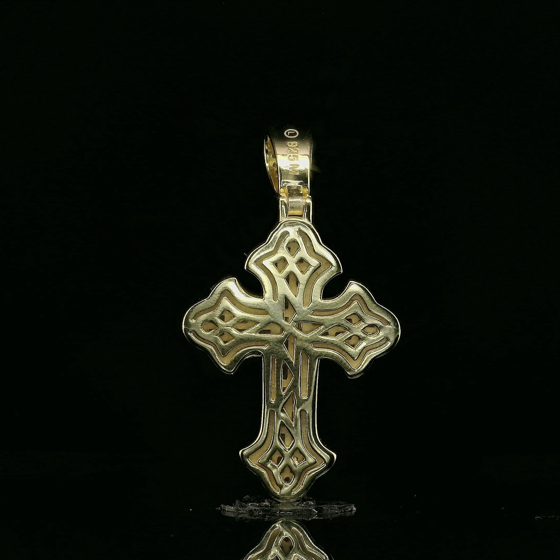 Iced Out Gothic Cross Pendant | 29mm | VVS