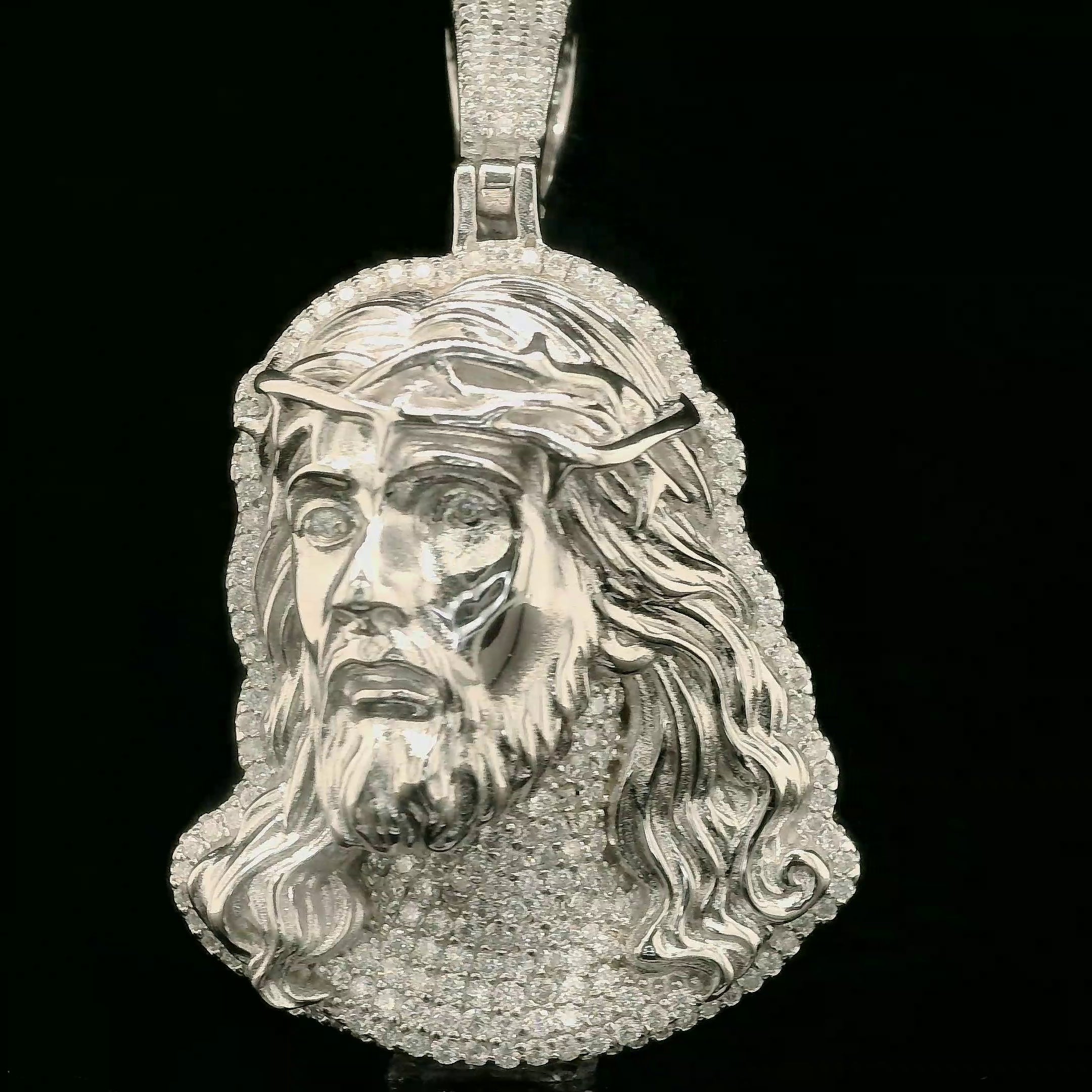 Iced Out Jesus Head Pendant | 36mm | VVS