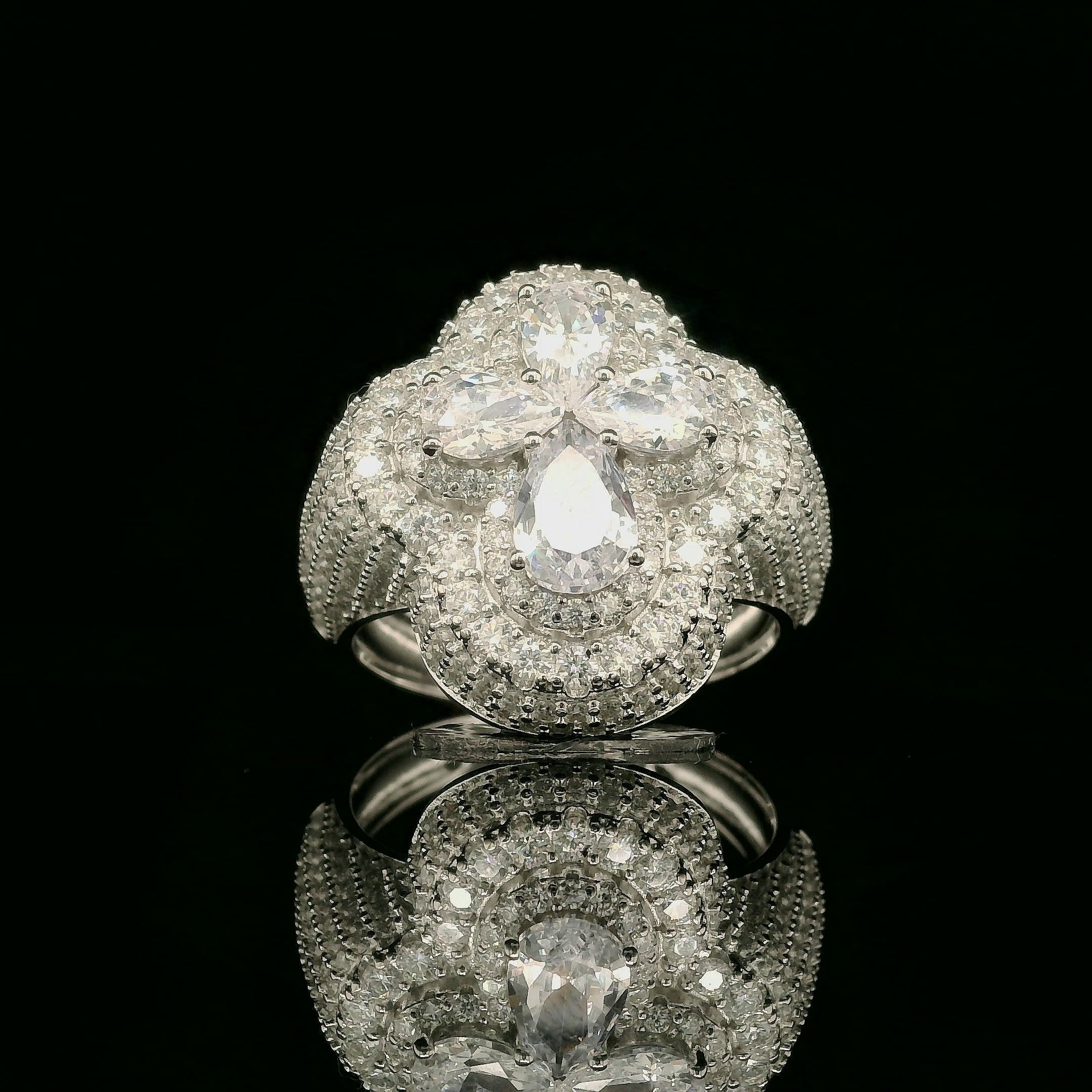 Elegant Spinel & White Diamond Cluster Ring in Sterling Silver | 2.52ct | 22.5mm | VVS